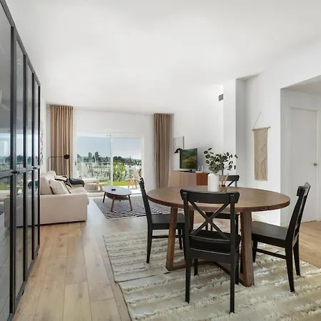 Apartment 2 Bedroom Apartment, Views Of Aloha Golf, Puerto Banus Marbella